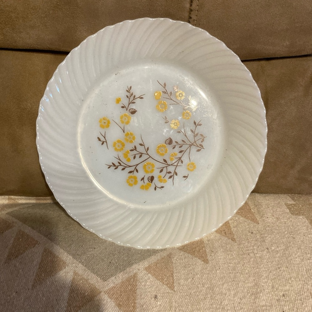 Plates - Picture 7 of 9